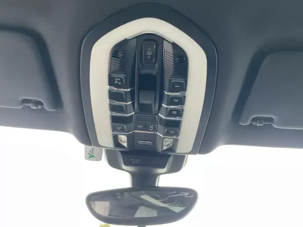 Porsche Macan 2014 - 34900 EUR, 215608 km - AUTO.MOTO.pt - 215608km - foto 35 de 41