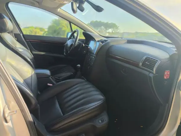 Peugeot 407 SW 2008 - 7965 EUR, 175000 km - AUTO.MOTO.pt - 175000km - foto 8 de 14