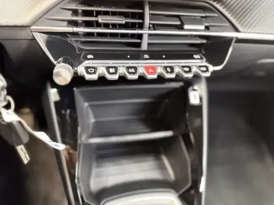 Peugeot 2008 2025 - 22500 EUR, 3357 km - AUTO.MOTO.pt - 3357km - foto 15 de 20