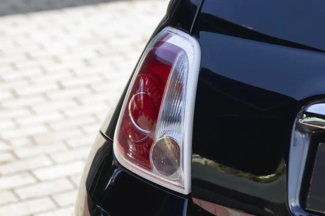 Fiat 500C 2012 - 12900 EUR, 136580 km - 136580km - foto 41 de 48