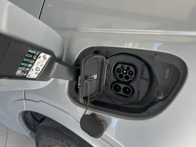 Land Rover Discovery Sport 2021 - 36600 EUR, 57413 km - AUTO.MOTO.pt - 57413km - foto 21 de 28