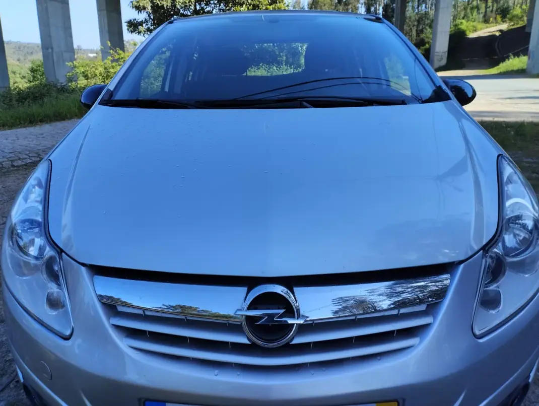 Opel Corsa 2010 - 5000 EUR, 240000 km - AUTO.MOTO.pt - 240000km - foto 15 de 24