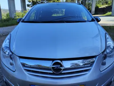 Opel Corsa 2010 - 5000 EUR, 240000 km - AUTO.MOTO.pt - 240000km - foto 15 de 24