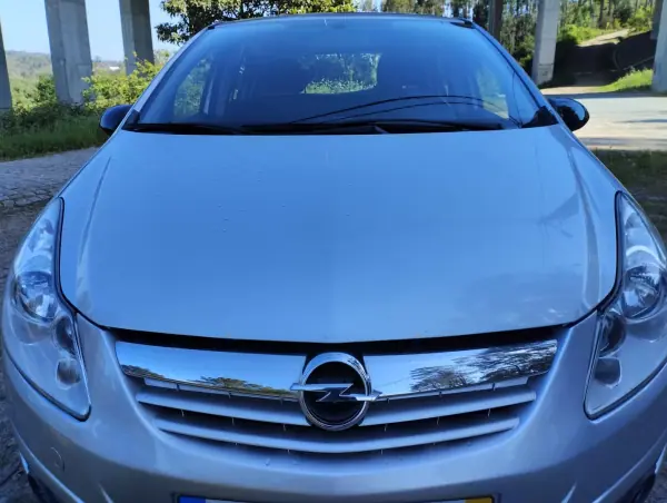 Opel Corsa 2010 - 5000 EUR, 240000 km - AUTO.MOTO.pt - 240000km - foto 15 de 24