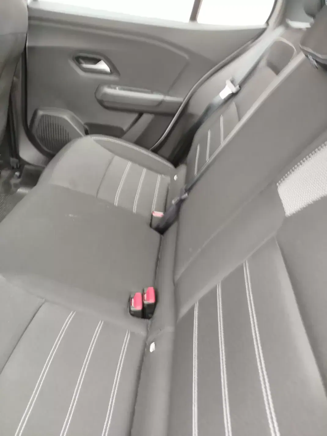 Dacia Logan 2022 - 16000 EUR, 21230 km - AUTO.MOTO.pt - 21230km - foto 6 de 12