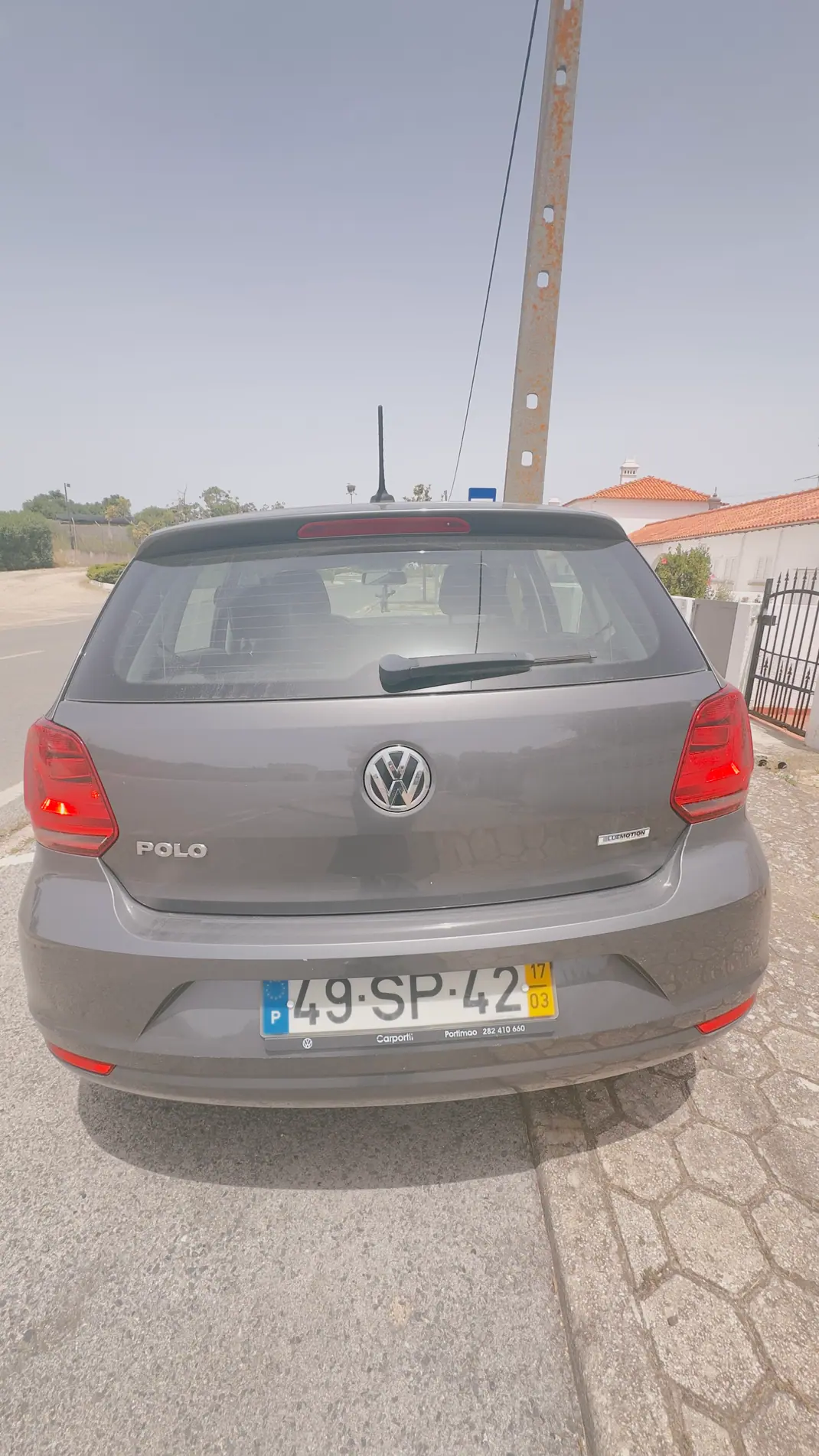 Volkswagen Polo 2017 - 9500 EUR, 61900 km - AUTO.MOTO.pt - 61900km - foto 5 de 16