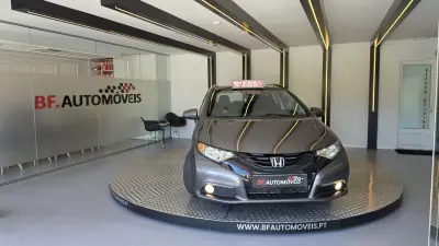 Honda Civic Tourer 2014 - 10750 EUR, 193536 km - AUTO.MOTO.pt - 193536km - foto 5 de 57