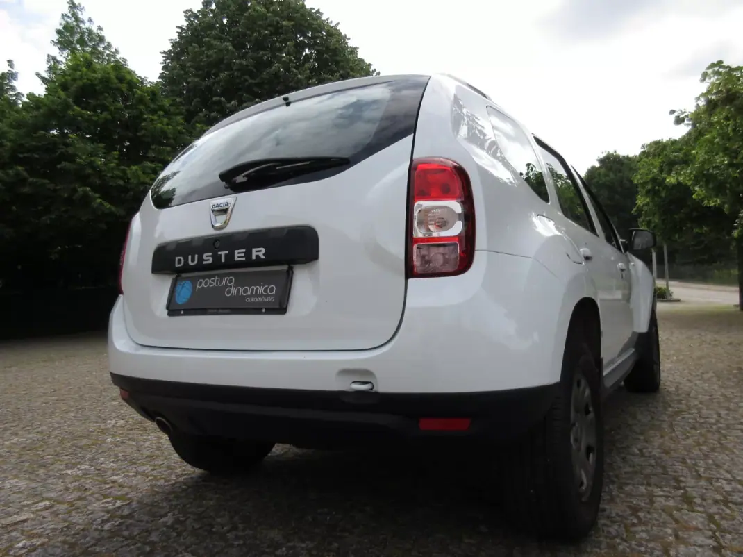 Dacia Duster 2015 - 10990 EUR, 208000 km - AUTO.MOTO.pt - 208000km - foto 14 de 35
