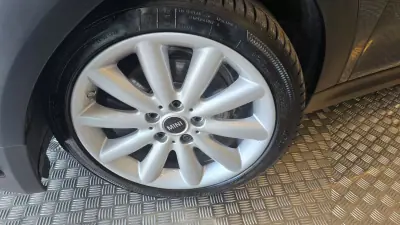 MINI Cooper 2019 - 25500 EUR, 96321 km - AUTO.MOTO.pt - 96321km - foto 31 de 53