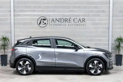 Renault Mégane E-Tech 2022 - 22450 EUR, 48129 km - AUTO.MOTO.pt - 48129km - foto 5 de 38