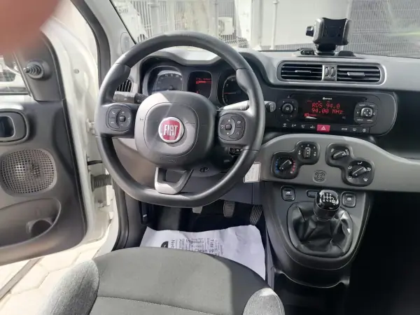 Fiat Panda 2022 - 10900 EUR, 74186 km - AUTO.MOTO.pt - 74186km - foto 9 de 12