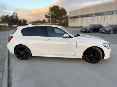 BMW 118 2014 - 18290 EUR, 159975 km - AUTO.MOTO.pt - 159975km - foto 3 de 15