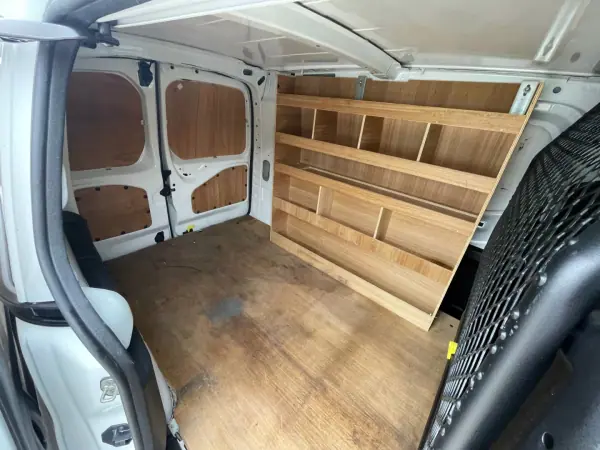 Citroën Berlingo 1.6 HDi Longa 2019 - 11750 EUR, 106000 km - AUTO.MOTO.pt - 106000km - foto 28 de 30