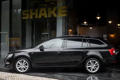 Skoda Octavia Break 2019 - 10990 EUR, 374598 km - AUTO.MOTO.pt - 374598km - foto 5 de 44