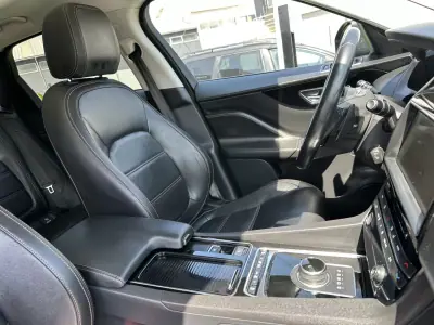Jaguar F-Pace 2018 - 22500 EUR, 146000 km - AUTO.MOTO.pt - 146000km - foto 64 de 69