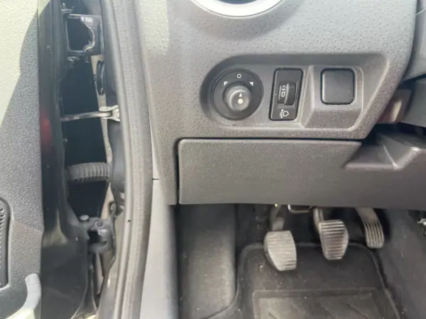 Citroën C2 2008 - 3990 EUR, 108500 km - AUTO.MOTO.pt - 108500km - foto 10 de 14