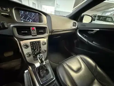 Volvo V40 2015 - 13750 EUR, 188000 km - AUTO.MOTO.pt - 188000km - foto 7 de 12