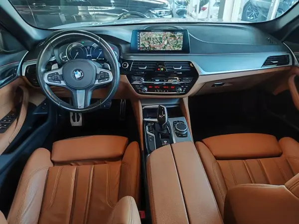 BMW 530e 2019 - 31500 EUR, 46900 km - AUTO.MOTO.pt - 46900km - foto 37 de 39