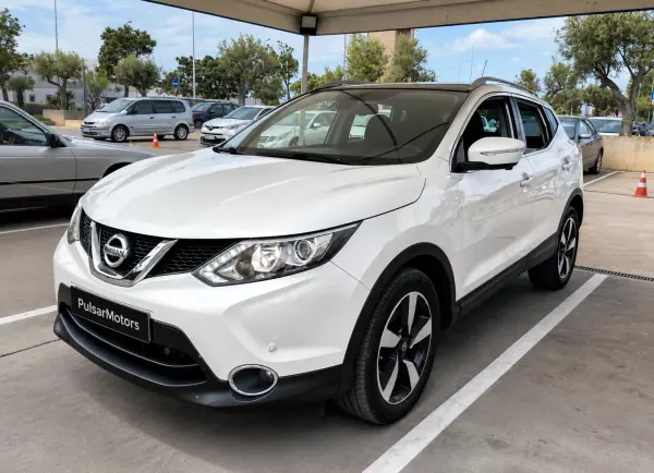 Nissan Qashqai 2015 - 13900 EUR, 141989 km - AUTO.MOTO.pt - 141989km - foto 3 de 12
