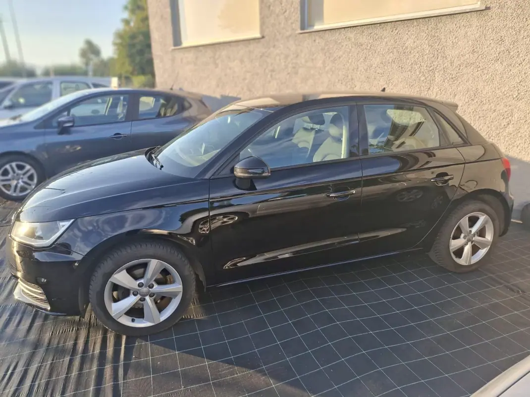 Audi A1 Sportback 2016 - 13500 EUR, 169098 km - 169098km - foto 7 de 17