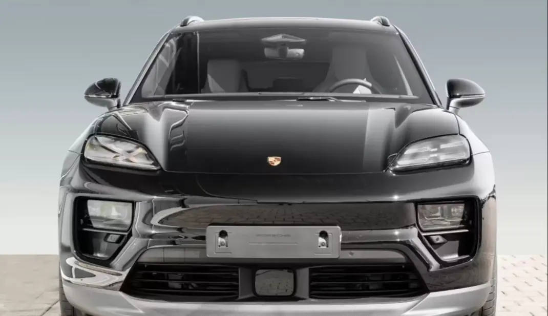 Porsche Macan 2025 - 77100 EUR, 10900 km - AUTO.MOTO.pt - 10900km - foto 5 de 18