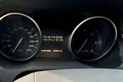 Land Rover Range Rover Evoque 2012 - 13950 EUR, 293061 km - 293061km - foto 6 de 9