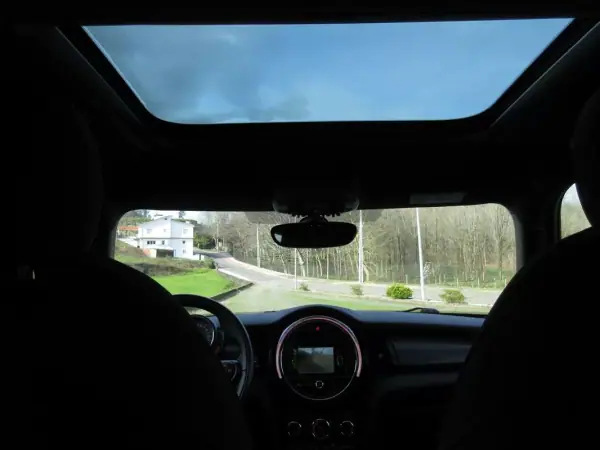 MINI 3 Portas 2018 - 18490 EUR, 164000 km - AUTO.MOTO.pt - 164000km - foto 39 de 53