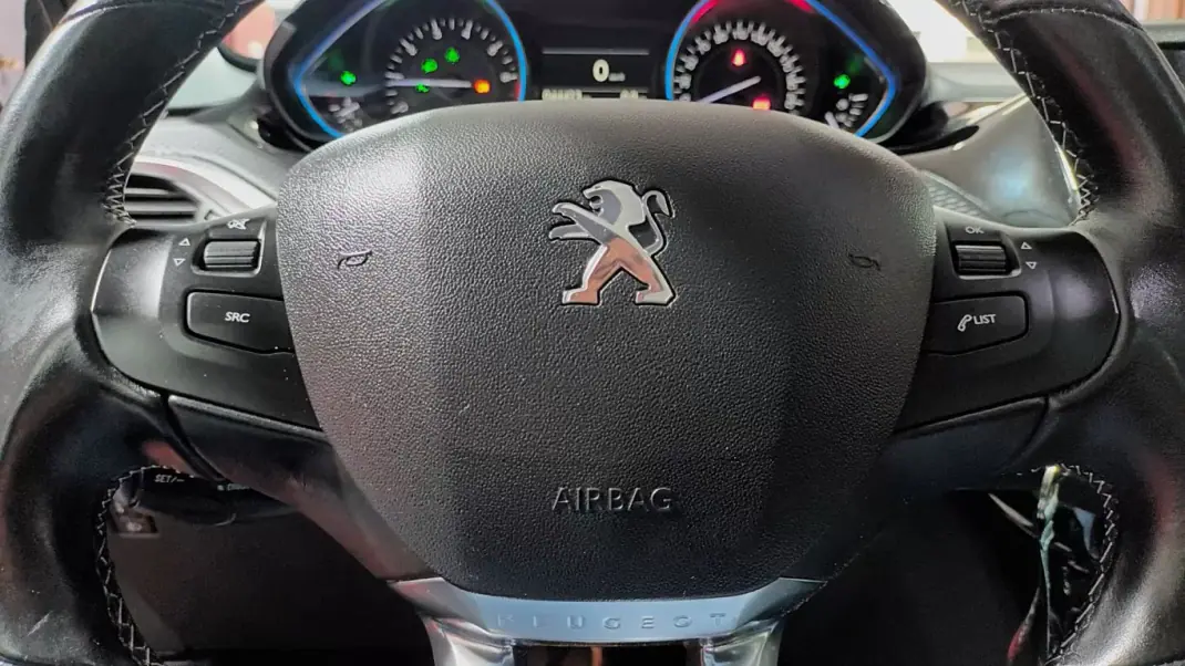 Peugeot 2008 2016 - 13750 EUR, 44423 km - AUTO.MOTO.pt - 44423km - foto 22 de 58