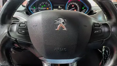 Peugeot 2008 2016 - 13750 EUR, 44423 km - AUTO.MOTO.pt - 44423km - foto 22 de 58