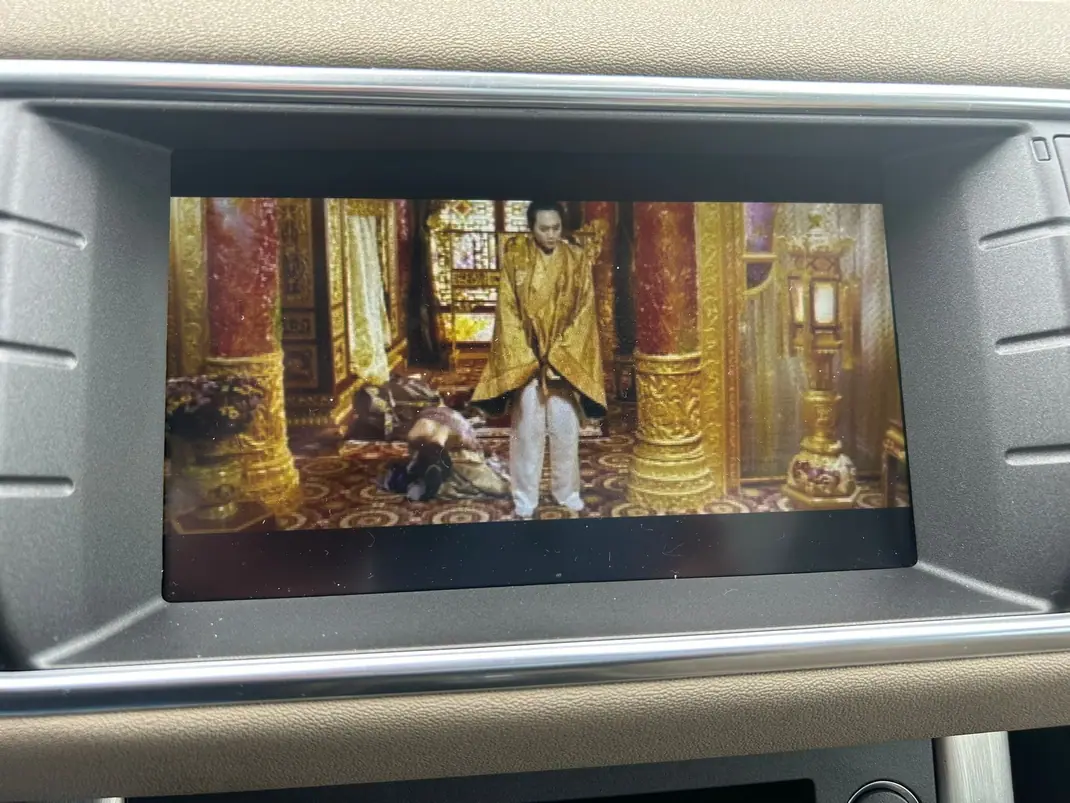 Land Rover Range Rover Evoque 2016 - 22500 EUR, 143300 km - AUTO.MOTO.pt - 143300km - foto 14 de 17