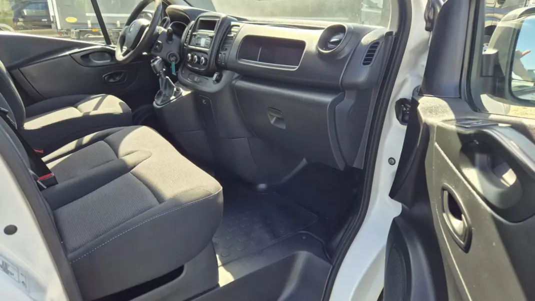 Renault Trafic 2.0 DCI L2 H1 2019 - 24900 EUR, 125914 km - AUTO.MOTO.pt - 125914km - foto 11 de 20