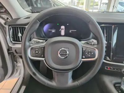 Volvo V60 2024 - 36500 EUR, 69000 km - AUTO.MOTO.pt - 69000km - foto 26 de 35