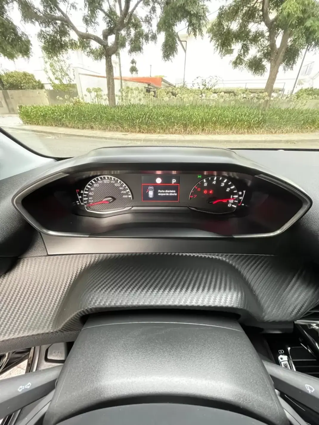 Peugeot 208 2022 - 14500 EUR, 71000 km - 71000km - foto 11 de 19