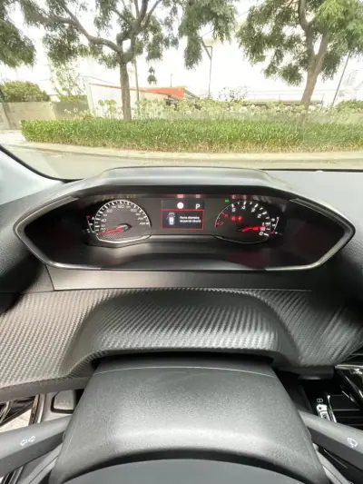 Peugeot 208 2022 - 14500 EUR, 71000 km - 71000km - foto 11 de 19