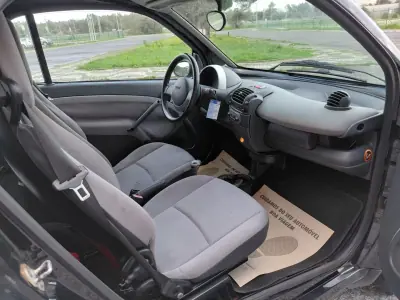 Smart Fortwo Cabrio 2004 - 3890 EUR, 224145 km - AUTO.MOTO.pt - 224145km - foto 16 de 18