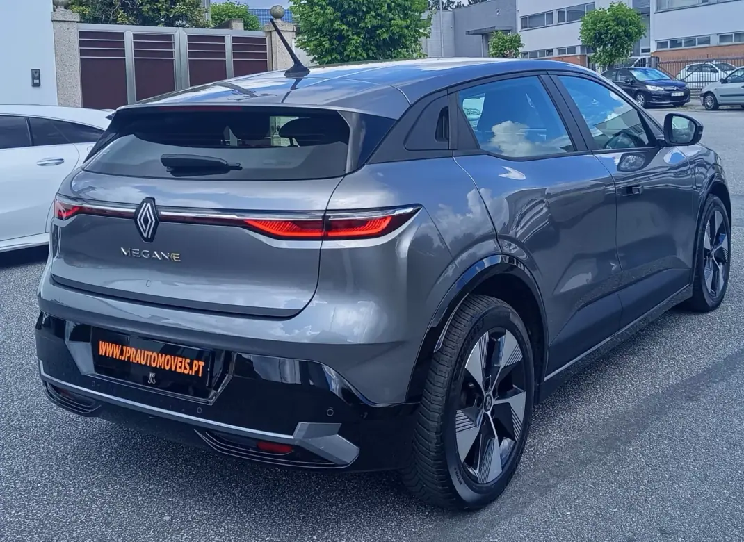 Renault Mégane E-Tech 2022 - 20490 EUR, 95500 km - AUTO.MOTO.pt - 95500km - foto 7 de 19