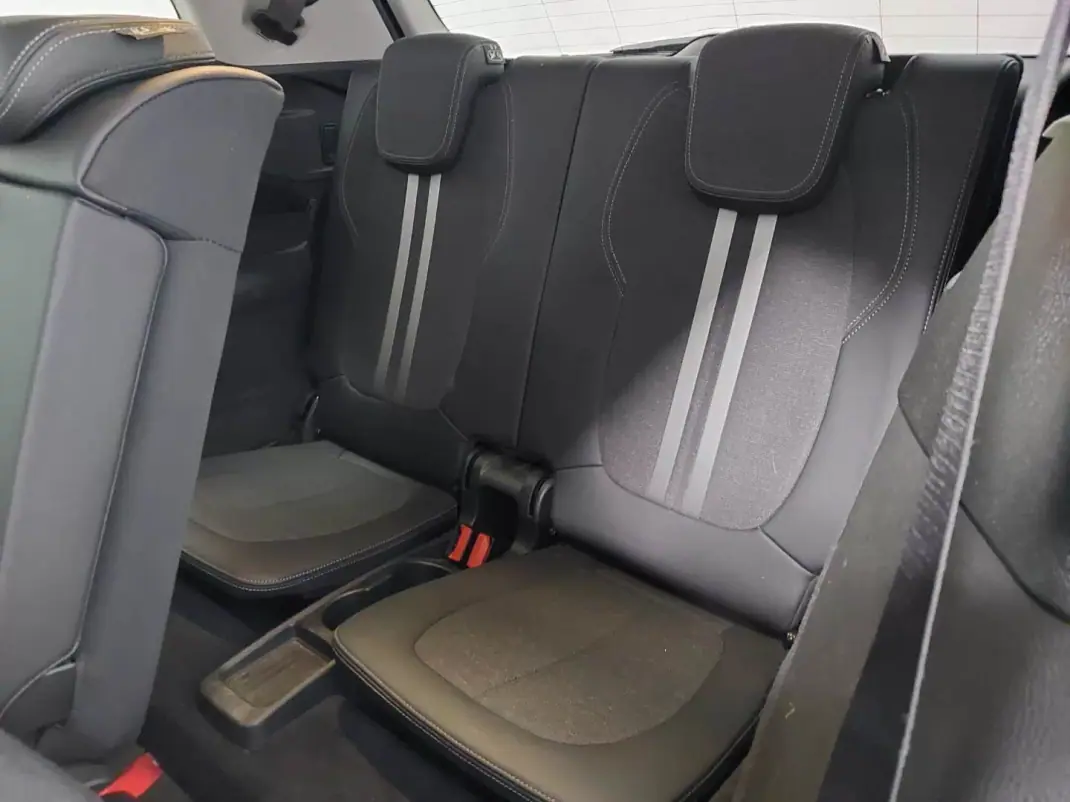 BMW 218 Gran Tourer 2018 - 19990 EUR, 126000 km - 126000km - foto 10 de 23