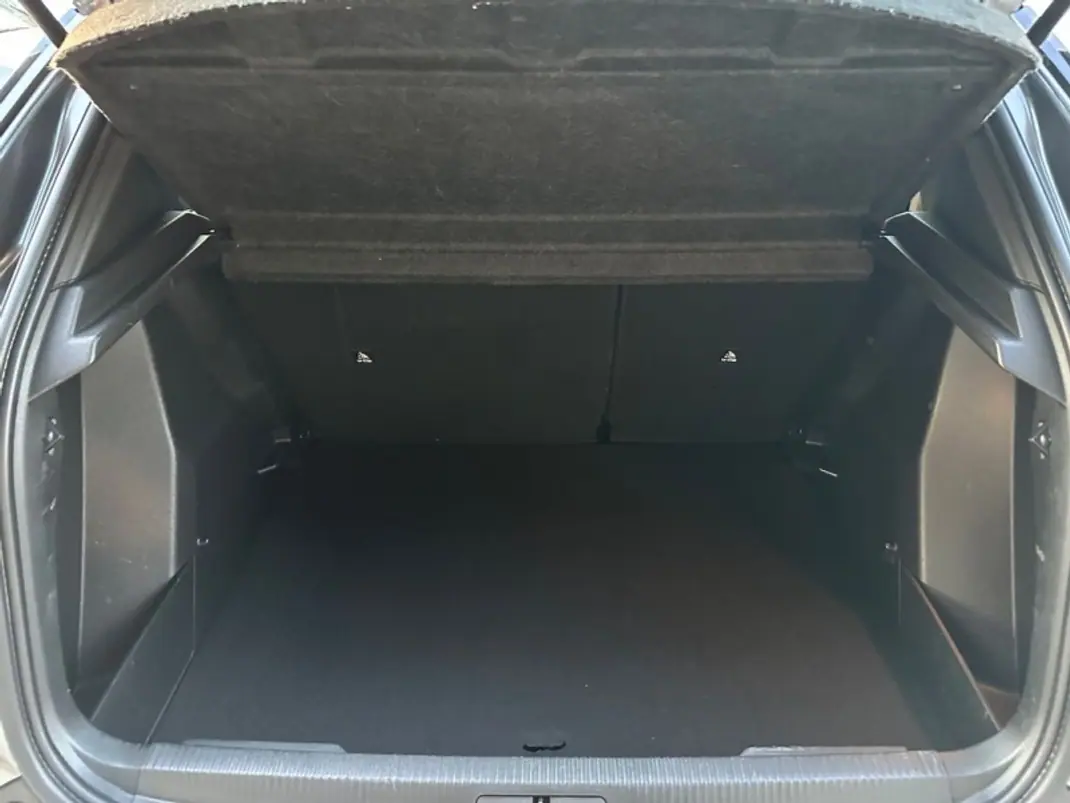 Peugeot 2008 2021 - 16500 EUR, 158900 km - AUTO.MOTO.pt - 158900km - foto 45 de 52