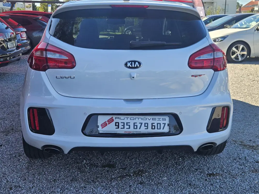 Kia Ceed 2015 - 15900 EUR, 113000 km - 113000km - foto 5 de 31
