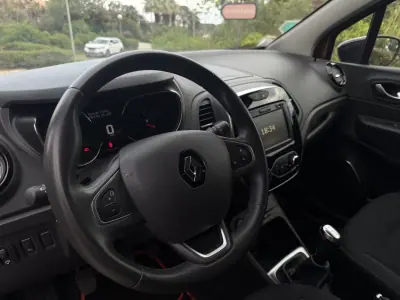 Renault Captur 2019 - 13999 EUR, 60000 km - AUTO.MOTO.pt - 60000km - foto 11 de 11