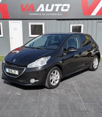 Peugeot 208 2012 - 6900 EUR, 99000 km - AUTO.MOTO.pt - 99000km - foto 3 de 12