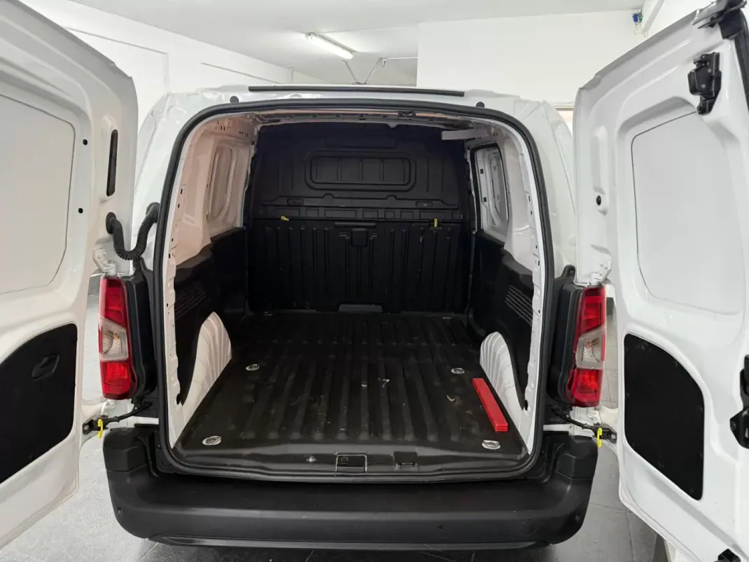 Opel COMBO 2019 - 12990 EUR, 104000 km - 104000km - foto 20 de 27