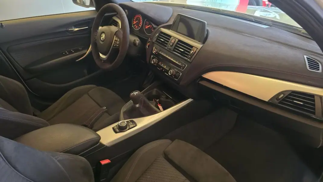 BMW 118 2012 - 13900 EUR, 229244 km - 229244km - foto 47 de 57