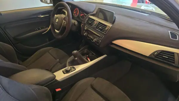 BMW 118 2012 - 13900 EUR, 229244 km - 229244km - foto 47 de 57