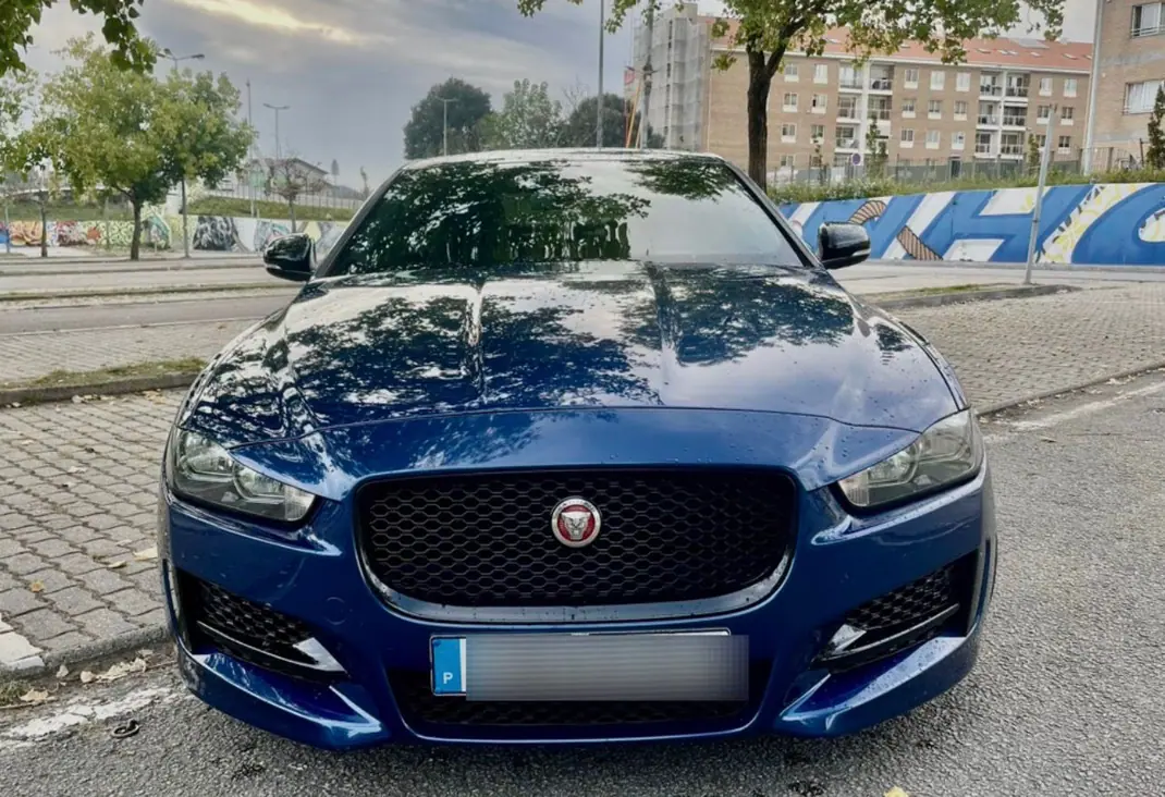 Jaguar XE 2016 - 16990 EUR, 154999 km - AUTO.MOTO.pt - 154999km - foto 1 de 13