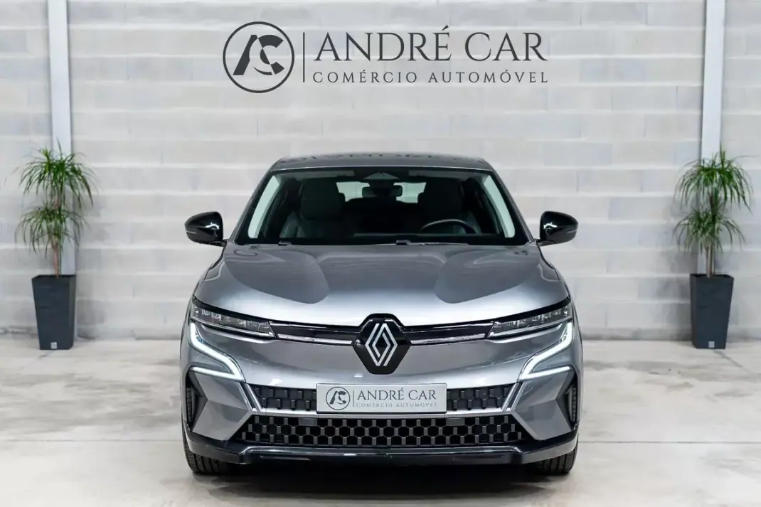 Renault Mégane E-Tech 2022 - 22450 EUR, 48129 km - AUTO.MOTO.pt - 48129km - foto 3 de 38