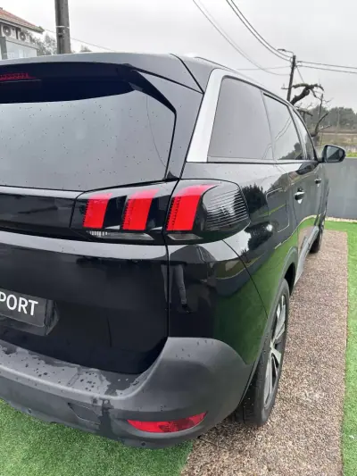 Peugeot 5008 2018 - 14900 EUR, 140000 km - AUTO.MOTO.pt - 140000km - foto 15 de 52