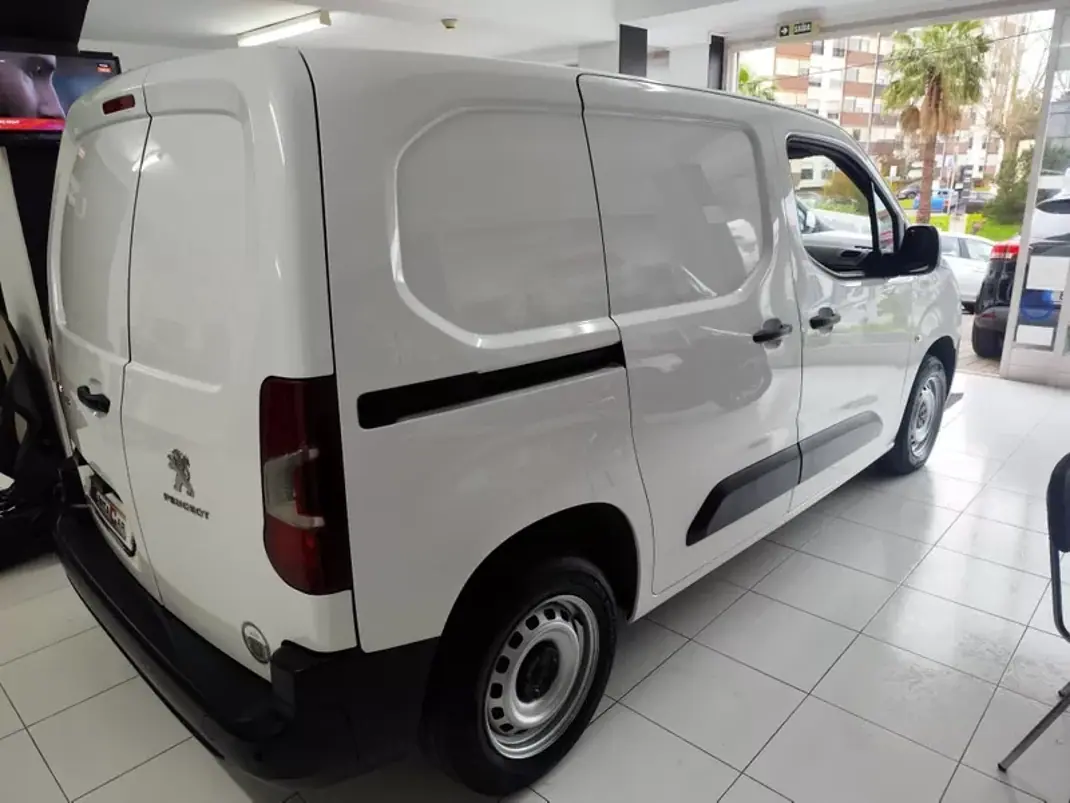 Peugeot Partner 1.6 HDI , 3 Lug. , Iva Dedutivel 2019 - 12480 EUR, 157000 km - AUTO.MOTO.pt - 157000km - foto 15 de 21