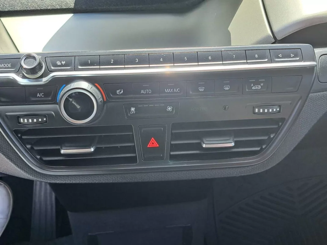 BMW i3 2019 - 28500 EUR, 89000 km - AUTO.MOTO.pt - 89000km - foto 39 de 45
