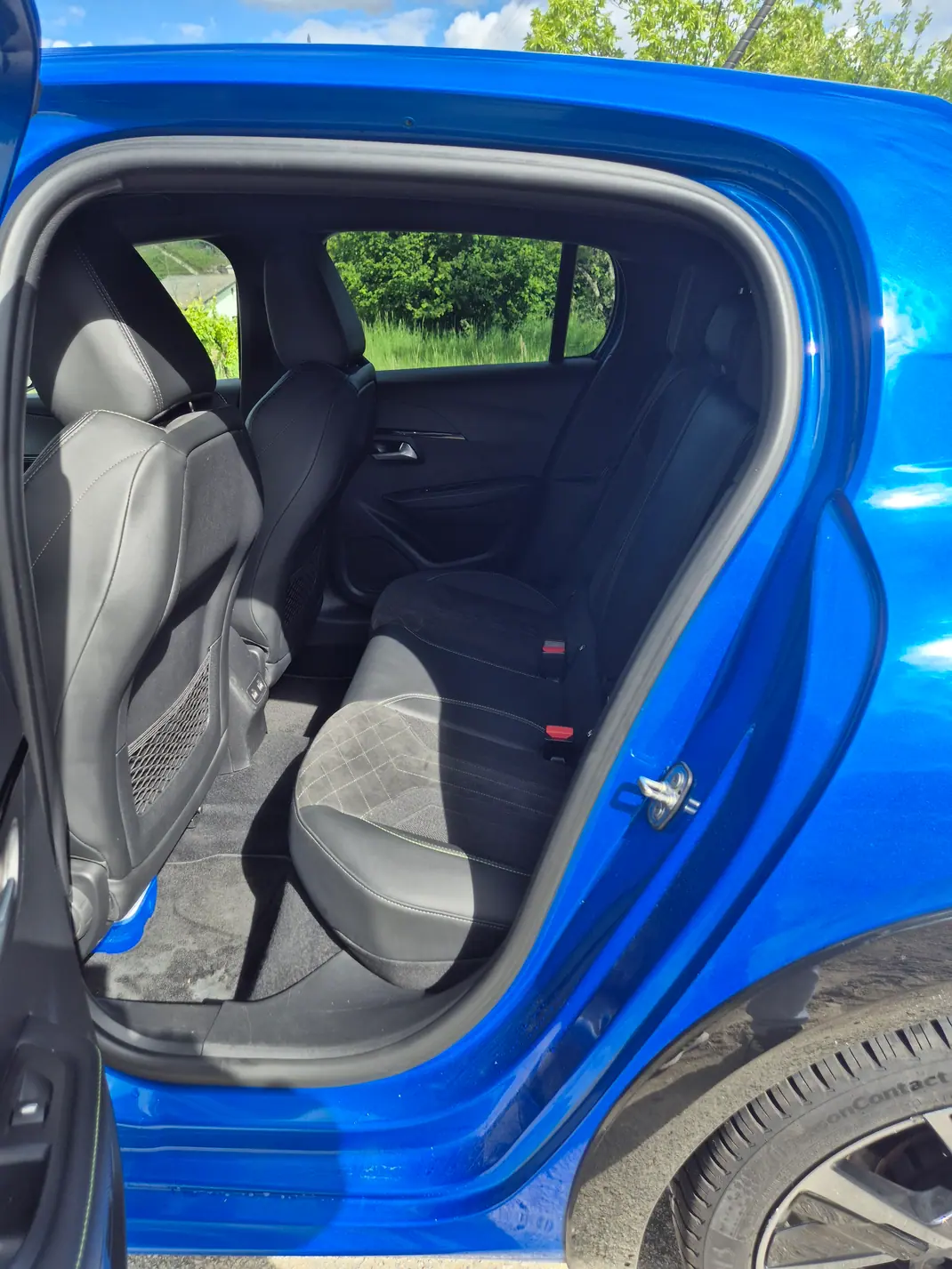 Peugeot 208 2021 - 14250 EUR, 119000 km - AUTO.MOTO.pt - 119000km - foto 10 de 15